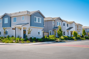 Your House Hasn’t Sold Yet. Should You Rent It Out Instead?