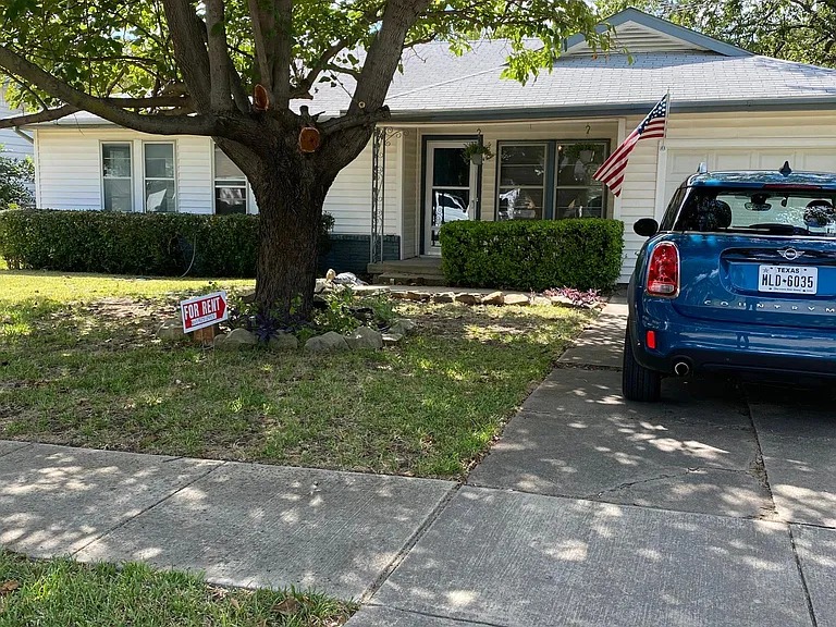 3529 Meadow Oaks Dr, Haltom City, TX 76117